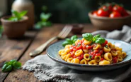 Orecchiette fresche tipiche di Bari su un tavolo di legno