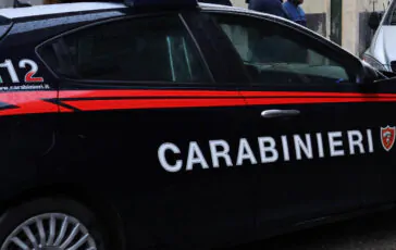 Cagliari, si arrampica sul palazzo della fidanzata e muore