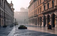 Manifestazione con bandiere italiane a Reggio Emilia