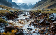 Immagine di maltempo in Italia con vento forte e frane