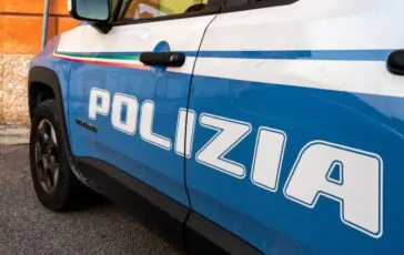 accoltellato poliziotto lambrate