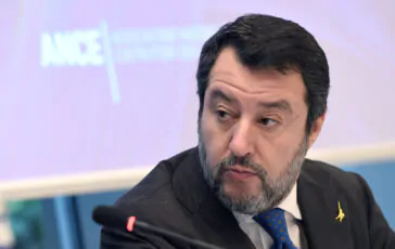 salvini lega vieta burqa in italia