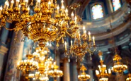 Candelabri storici danneggiati nella Basilica di San Pietro