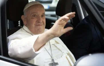 papa francesco sanremo 2025