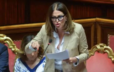 Daniela Santanchè mozione di sfiducia