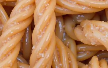 Denuncia ad una scuola dell'infanzia in seguito al ritrovamento di larve nella pasta servita agli alunni