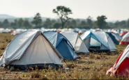 Panorama dei Campi Flegrei con segni di bradisismo