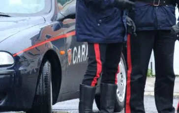 uccide madre carabinieri